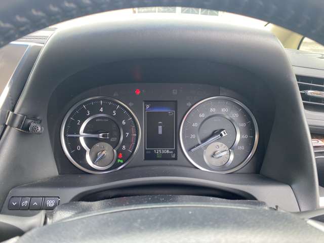 Toyota Alphard 4