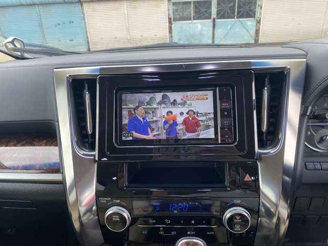 Toyota Alphard 6