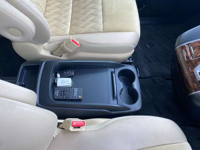 Toyota Alphard 10