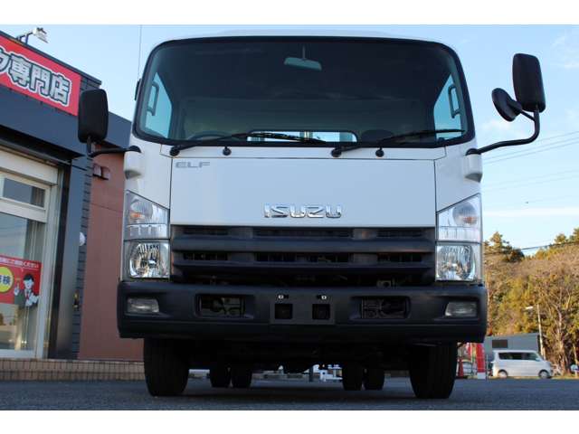 Isuzu Elf 2