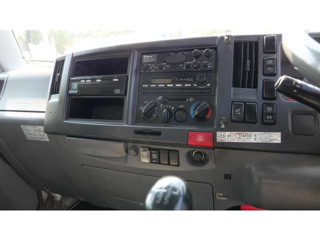 Isuzu Elf 12