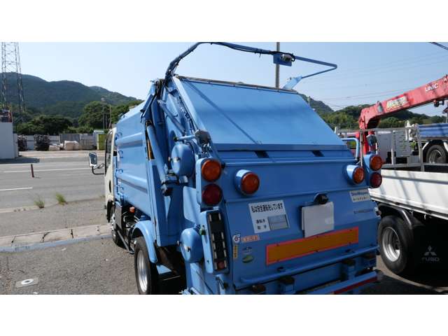 Isuzu Elf 8