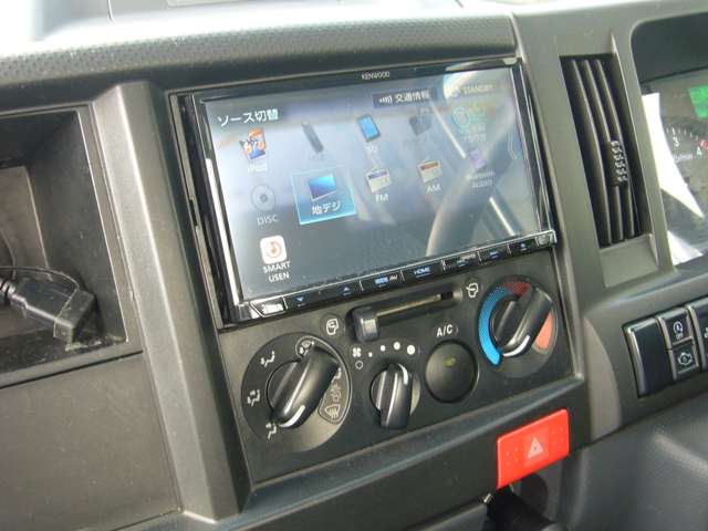 Nissan Atlas 4