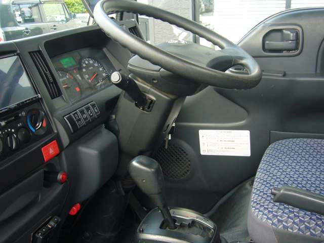 Nissan Atlas 5