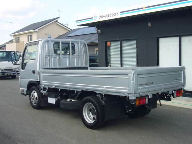 Nissan Atlas 8