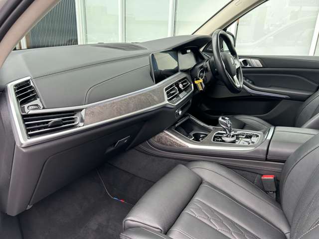 BMW X7 12