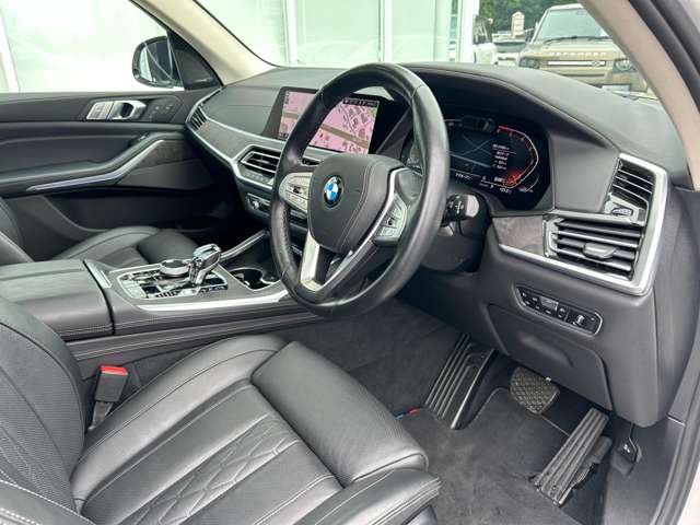 BMW X7 10