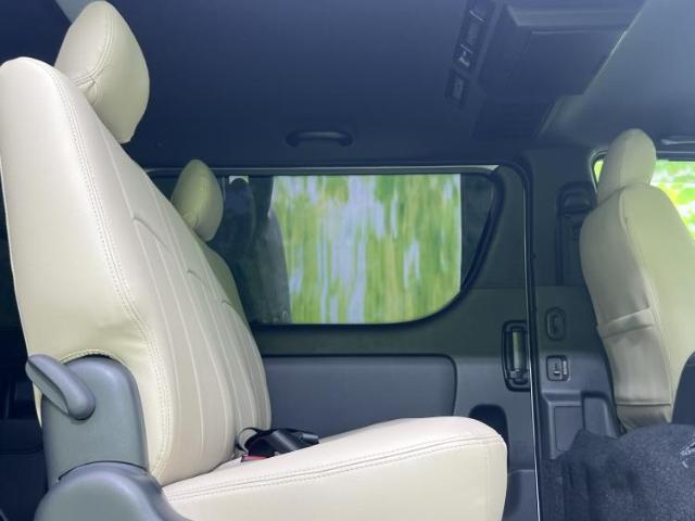 Toyota Hiace Van 7
