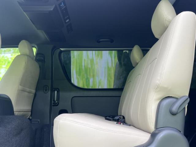 Toyota Hiace Van 9