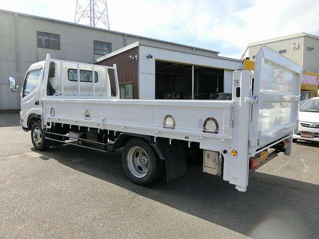 Hino Dutro 11