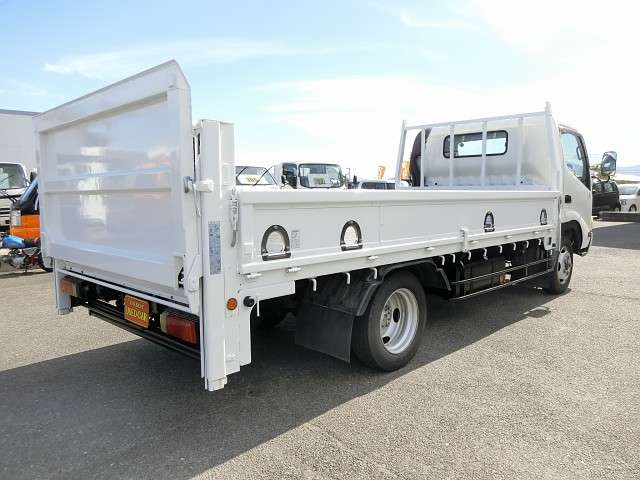 Hino Dutro 5