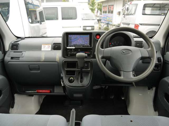 Daihatsu Hijet Cargo 11