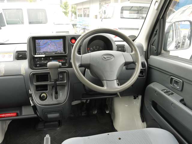 Daihatsu Hijet Cargo 12