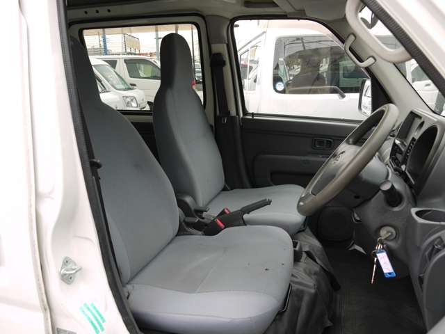 Daihatsu Hijet Cargo 9
