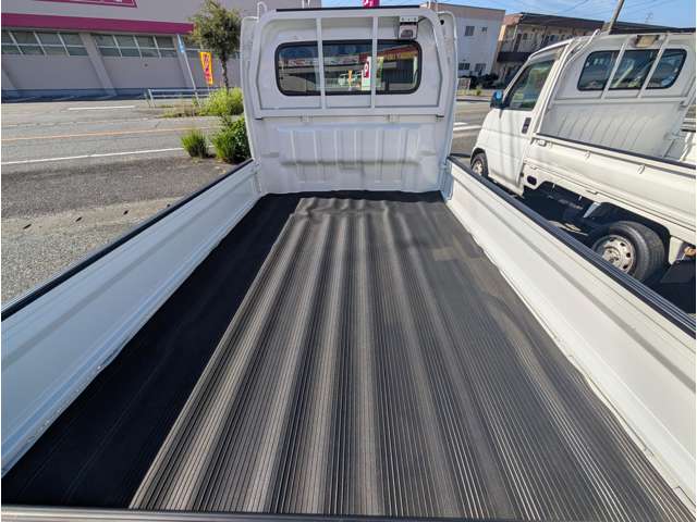 Mitsubishi Minicab Truck 11