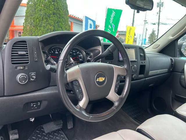 Chevrolet Silverado 12