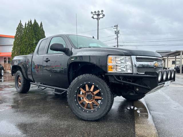 Chevrolet Silverado 6