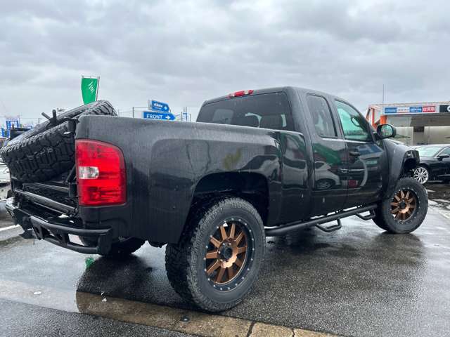 Chevrolet Silverado 9