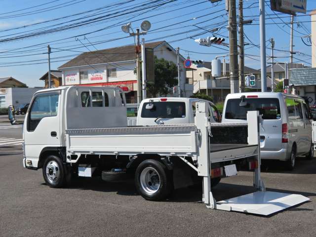 Mazda Titan 5