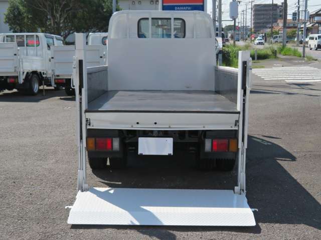 Mazda Titan 9