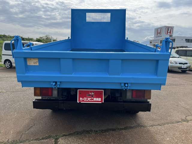 Isuzu Elf 6