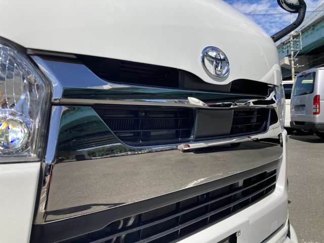 Toyota Hiace Van 6