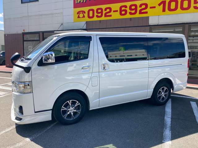 Toyota Hiace Van 10