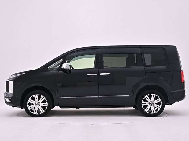 Mitsubishi Delica D:5 3