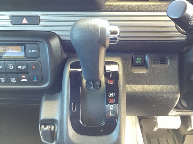Honda N-VAN 10