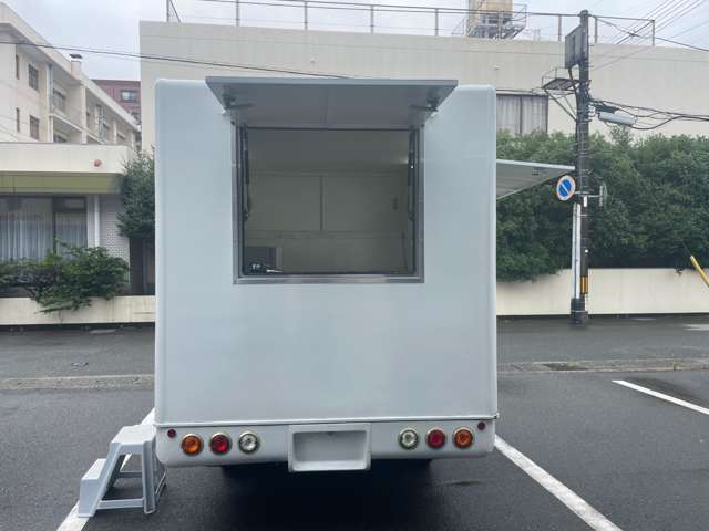 Mazda Bongo Truck 4