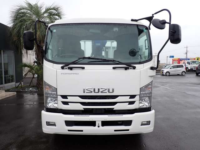 Isuzu Forward 4