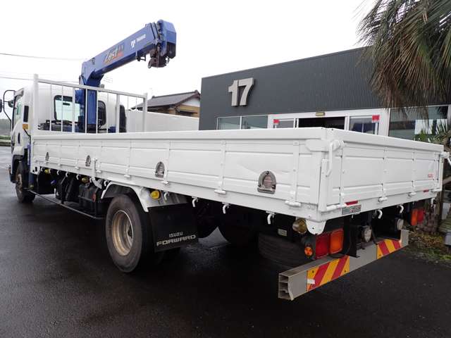 Isuzu Forward 9