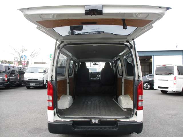 Toyota Regius Ace 11