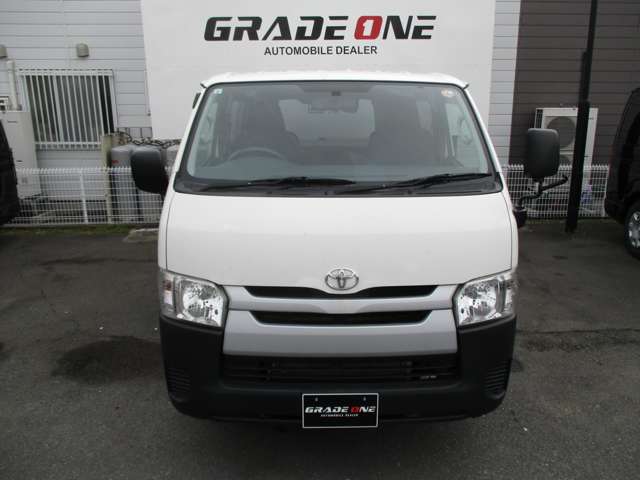 Toyota Regius Ace 3