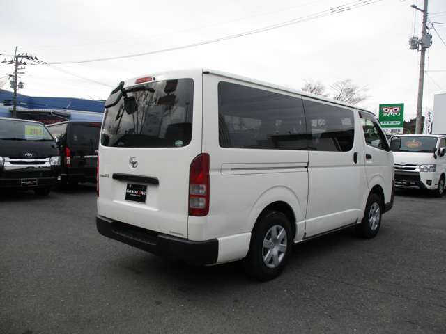 Toyota Regius Ace 6