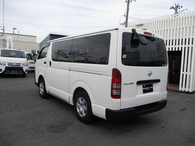 Toyota Regius Ace 8