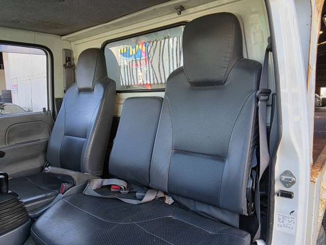 Isuzu Elf 6