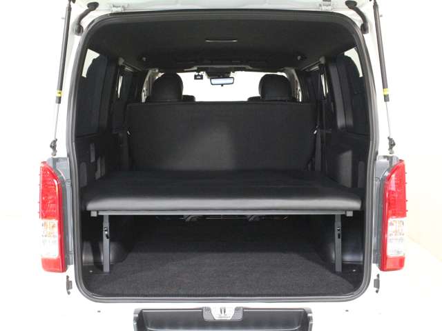 Toyota Hiace Van 2
