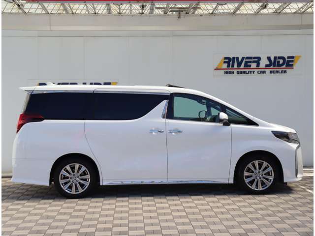Toyota Alphard 5