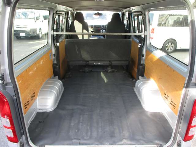 Toyota Regius Ace 12
