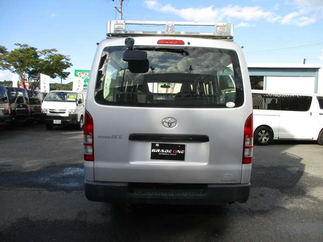 Toyota Regius Ace 7