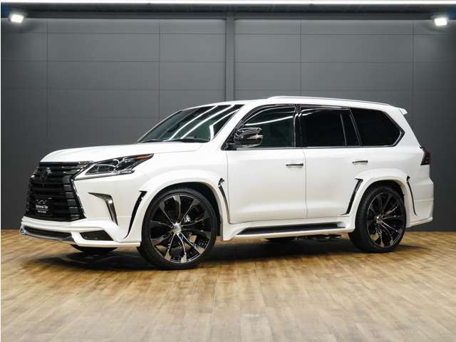 Lexus LX 12