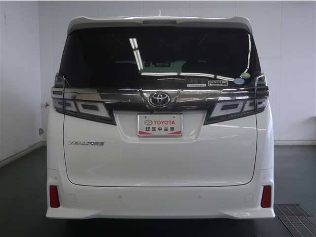 Toyota Vellfire 6
