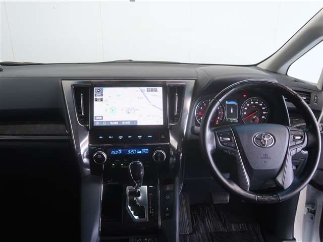 Toyota Vellfire 8