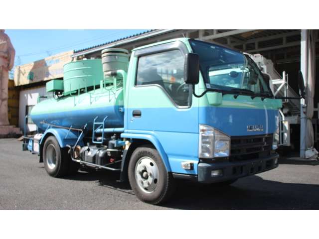 Isuzu Elf 2