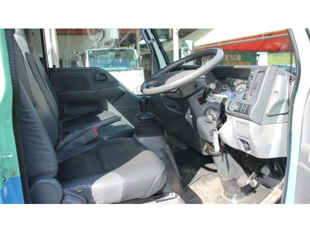 Isuzu Elf 10