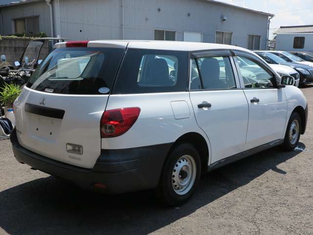 Mitsubishi ランサーカーゴ 4