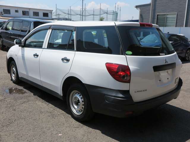 Mitsubishi ランサーカーゴ 6