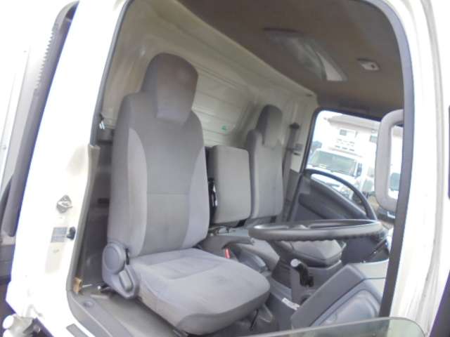 Isuzu Elf 12