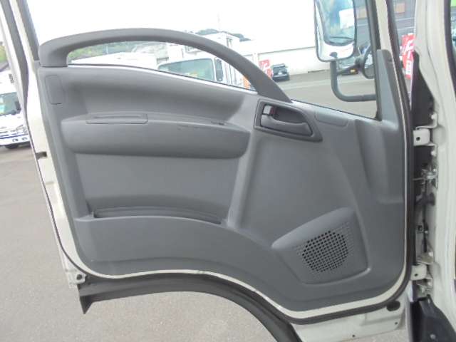 Isuzu Elf 3